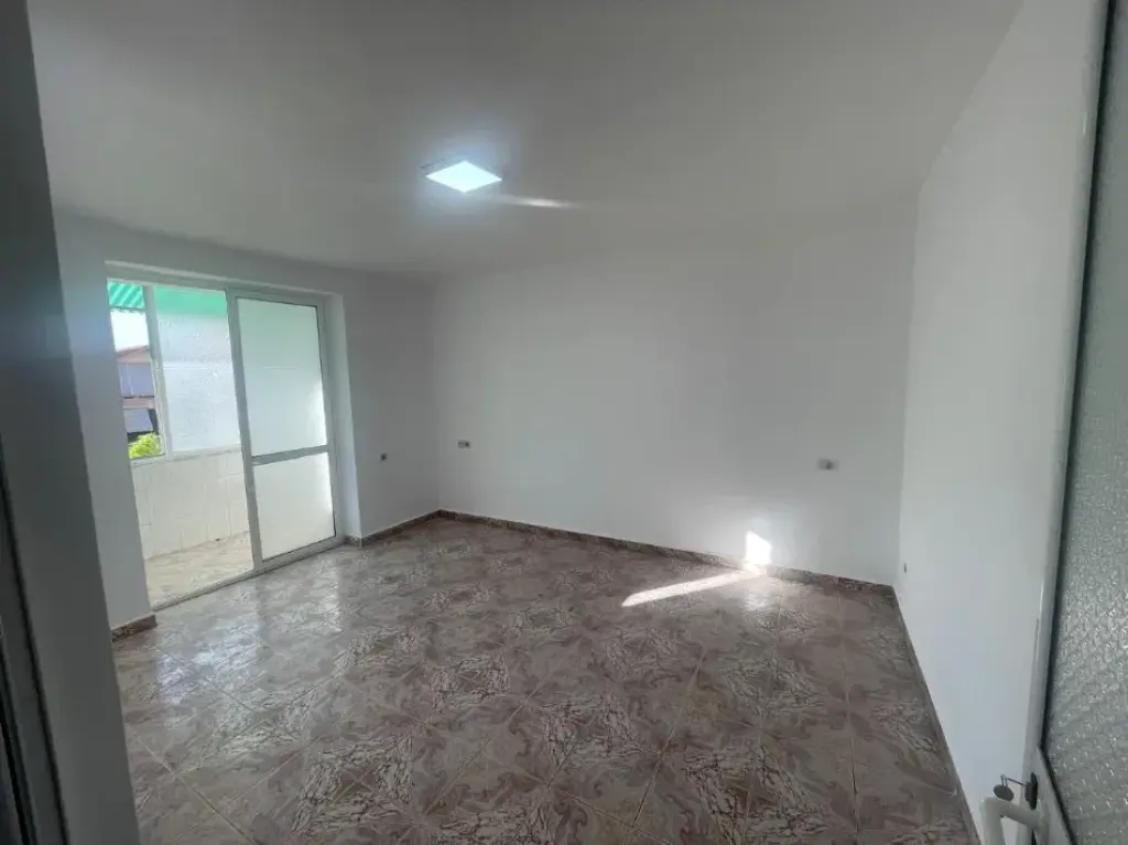 Qera | Apartament 2 + 1 | Rruga Ferit Xhajko | 500 €/muaj