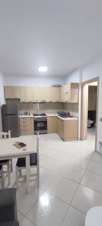 Apartament 1+1, Komisariati nr 4!