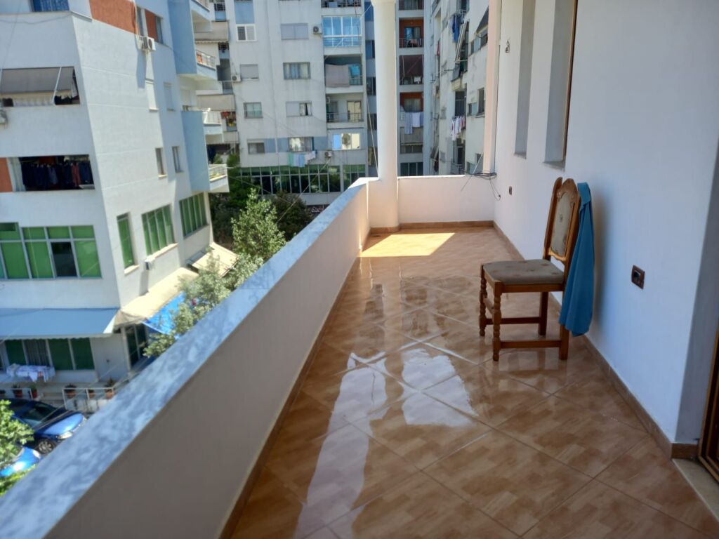 APARTAMENT ME QERA 1+1