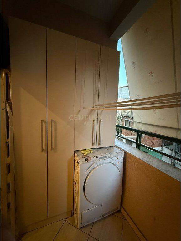 Apartament 2+1 me qira te Pazari I Ri