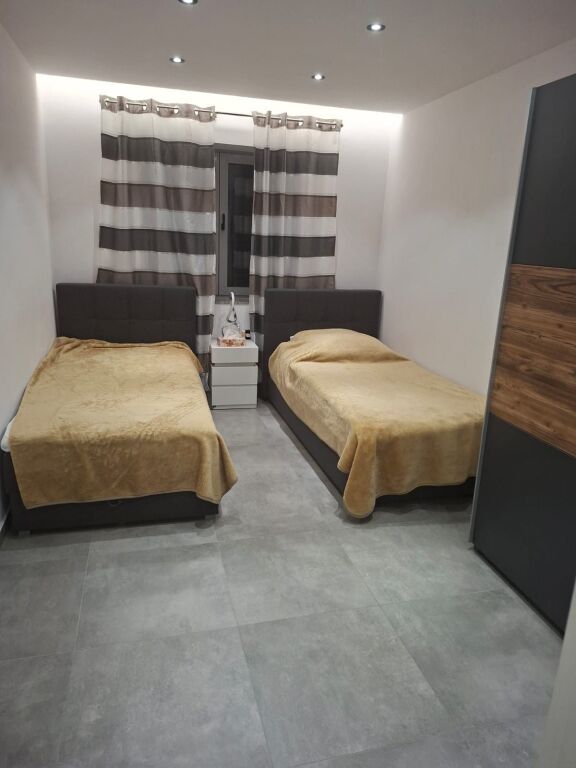 For rent 1+1 Paris Commune 750€