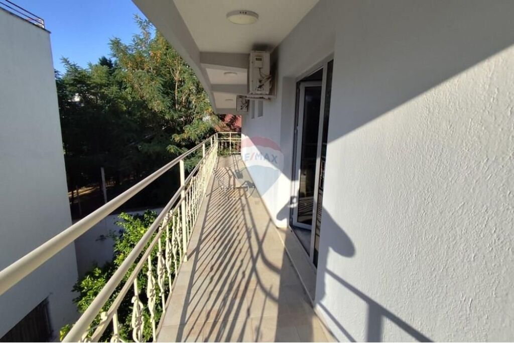 Vilë - Për Qira - Rruga e Elbasanit, Tiranë