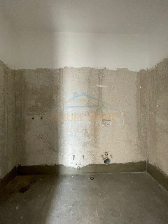 Appartamento 3+1+2+Posto Auto in Vendita, Tirana Entry I