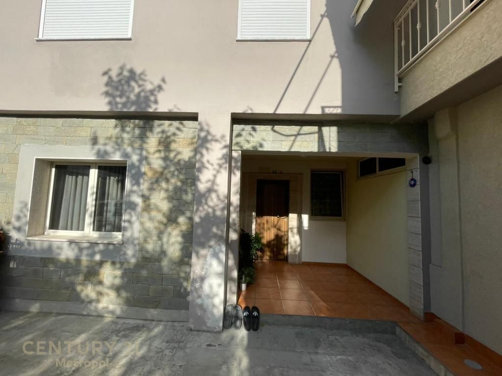 Opportunity! Apartment 2+1+2 for sale in Allias, near Bajram Curri School! 120,000 €