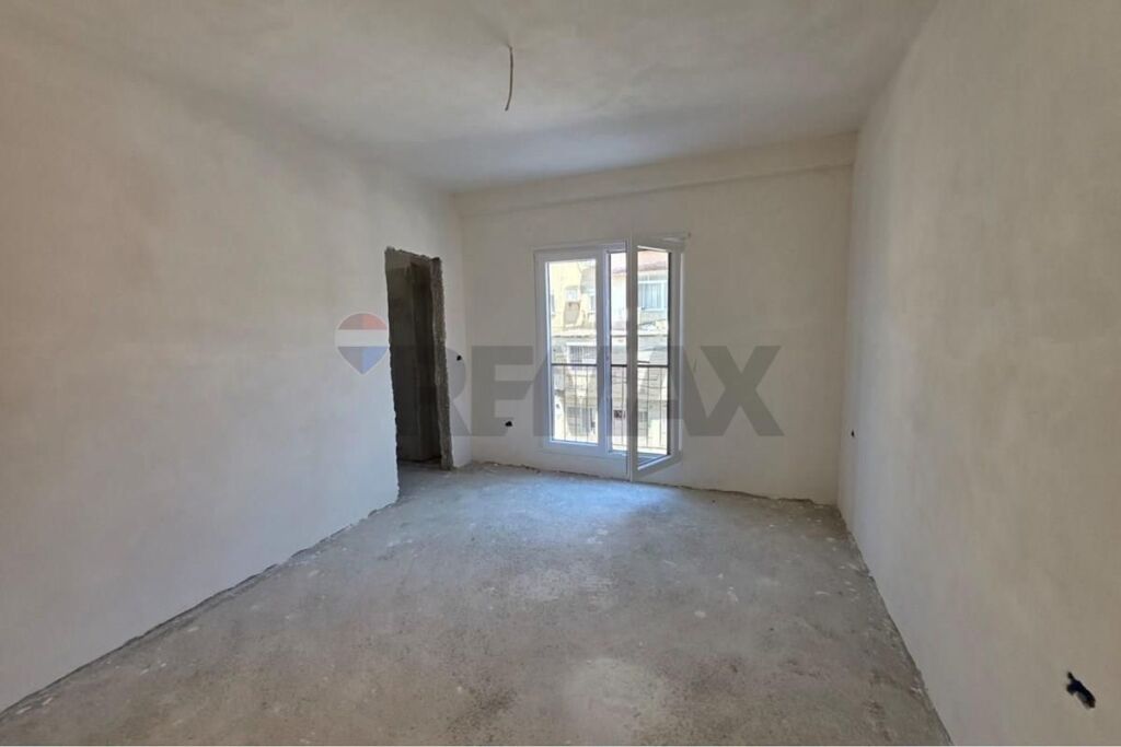Apartment 2+1+2 for sale on Elbasani Street