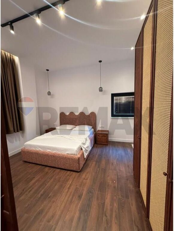 Apartment - For Rent - 9 Floors, Tirana