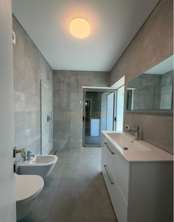 Shitet, Vilë 3-katëshe, Olive Grove Residence, Mullet