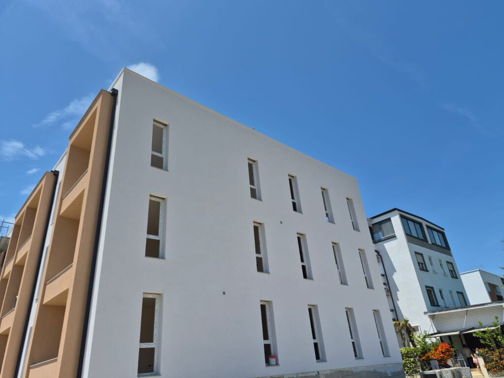 🏡 Shitet Apartament 1+1 në Katin Përdhe – Pranë Detit, Gjiri i Lalzit