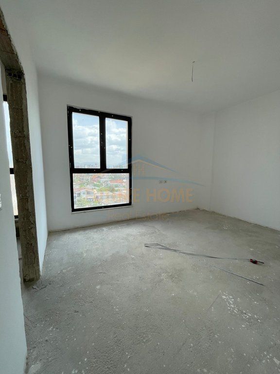 Appartamento 3+1+2+Posto Auto in Vendita, Tirana Entry I