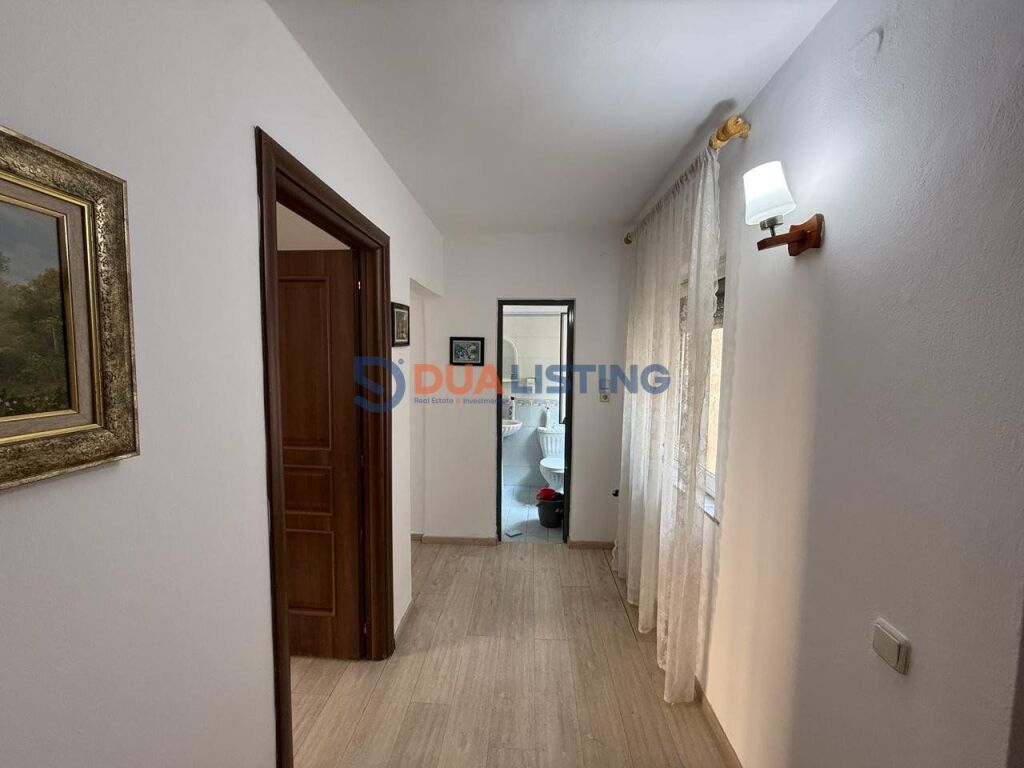 Shitet Apartament 2+1 – Bulevardi Zhan D’Ark, Brryli !