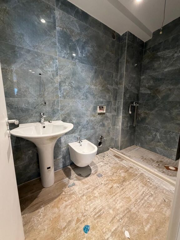 🏡 Appartamento 3+1+2 in Vendita a Zogu i Zi