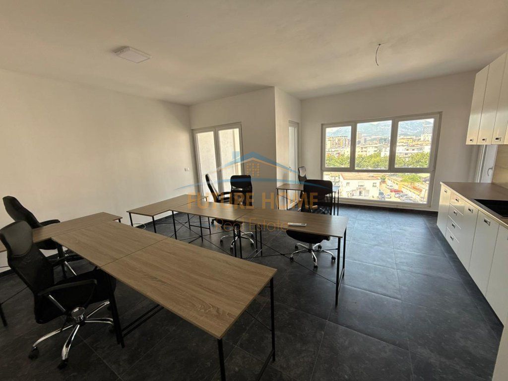 Qera , Ambient Biznesi  Post Parkimi , Zogu i Zi,Tiranë