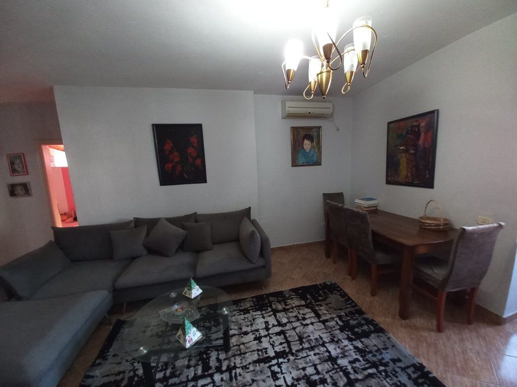 Apartament 2+1 Me Qira në Laprakë, Tiranë