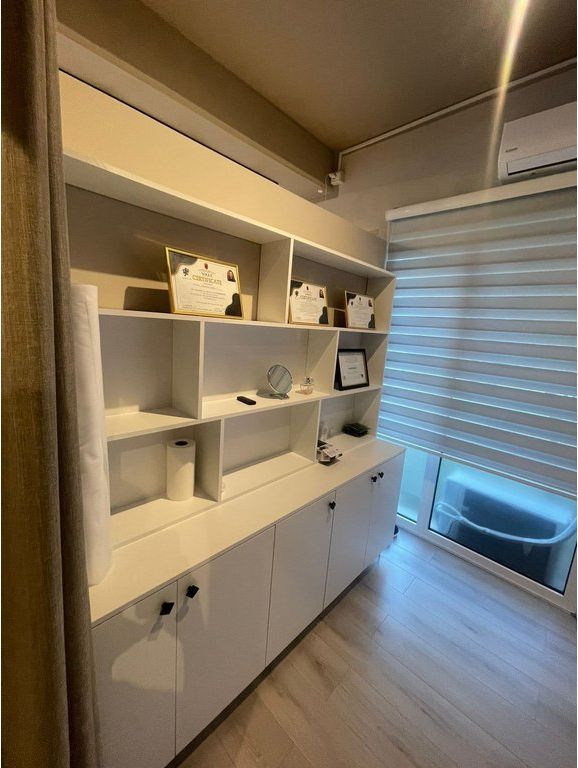 Attività di salone di bellezza in vendita nel complesso Mangalem, Ali Demi, Tirana