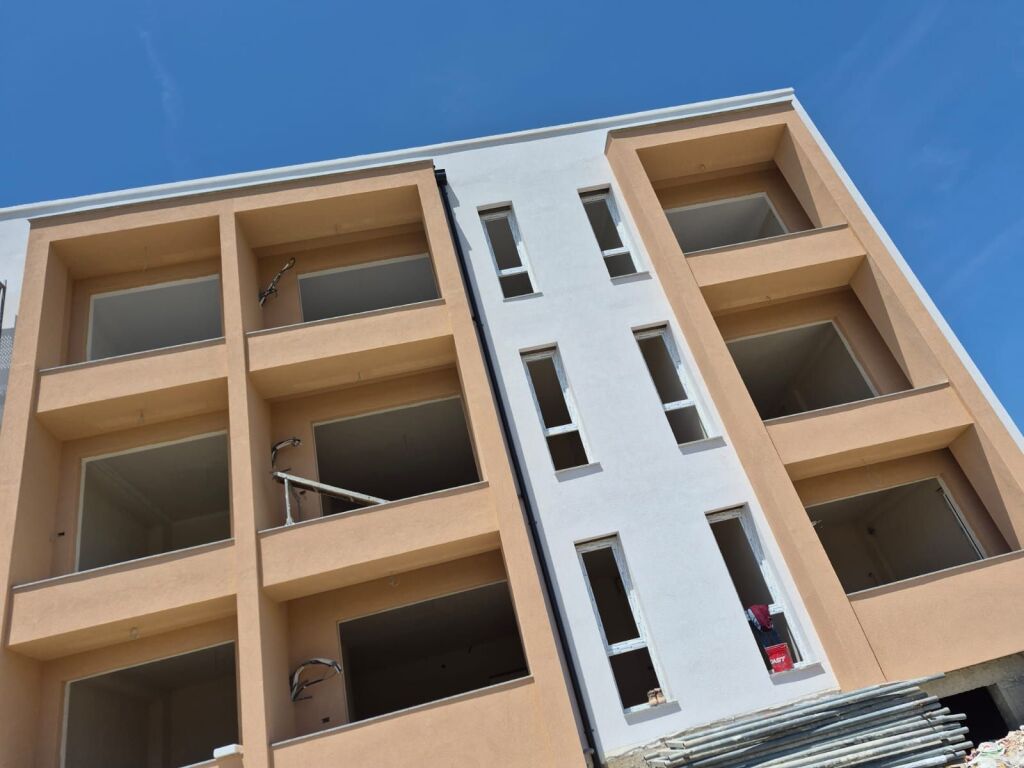 🏡 Shitet Apartament 1+1 në Katin Përdhe – Pranë Detit, Gjiri i Lalzit