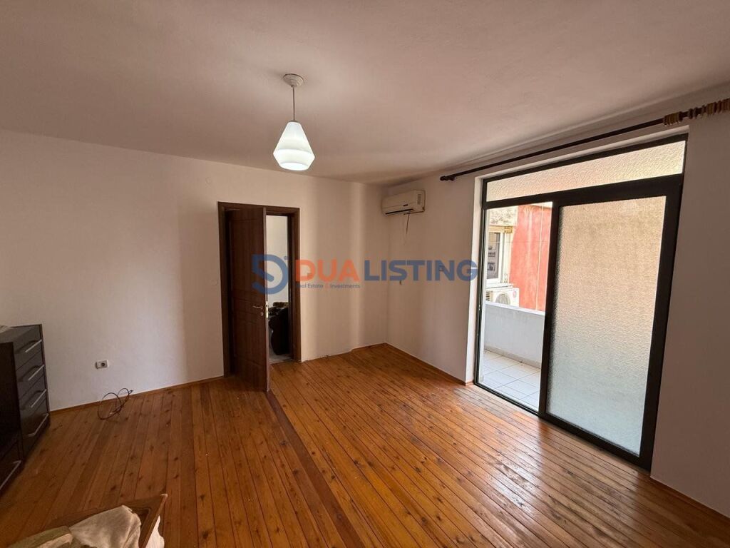 Shitet Apartament 2+1 – Bulevardi Zhan D’Ark, Brryli !