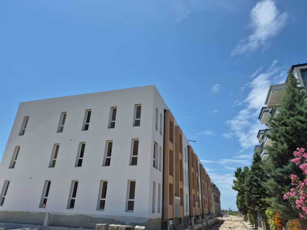 🏡 Shitet Apartament 1+1 pranë detit – Gjiri i Lalzit