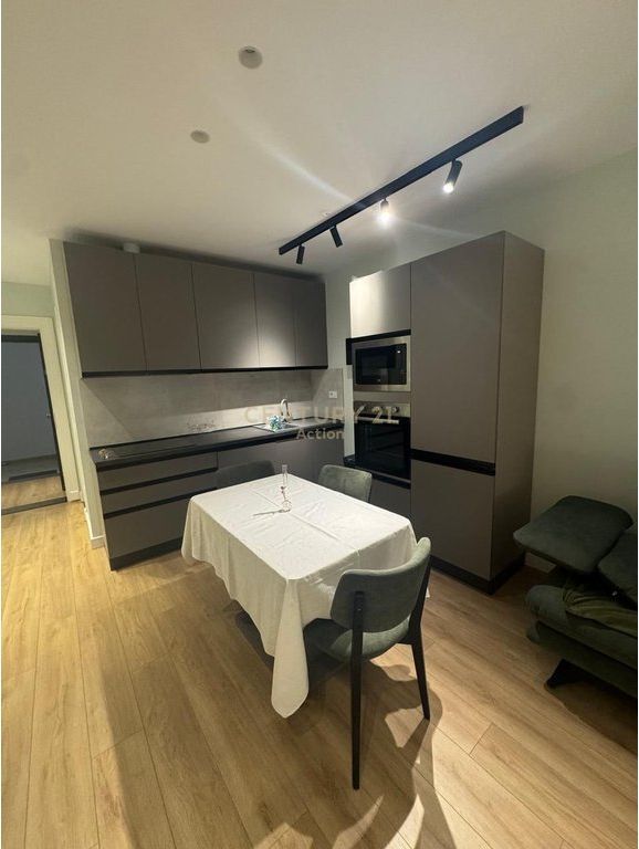 Apartament 1+1 me qira te Komuna e Parisit