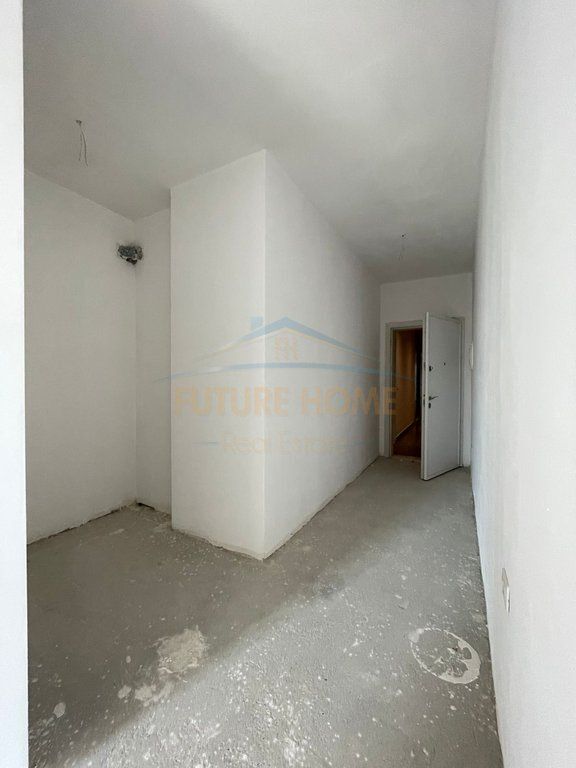 Appartamento 3+1+2+Posto Auto in Vendita, Tirana Entry I