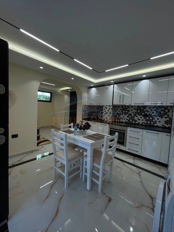 Affitto, Duplex 2+1+2 Via Elbasani, Tirana.