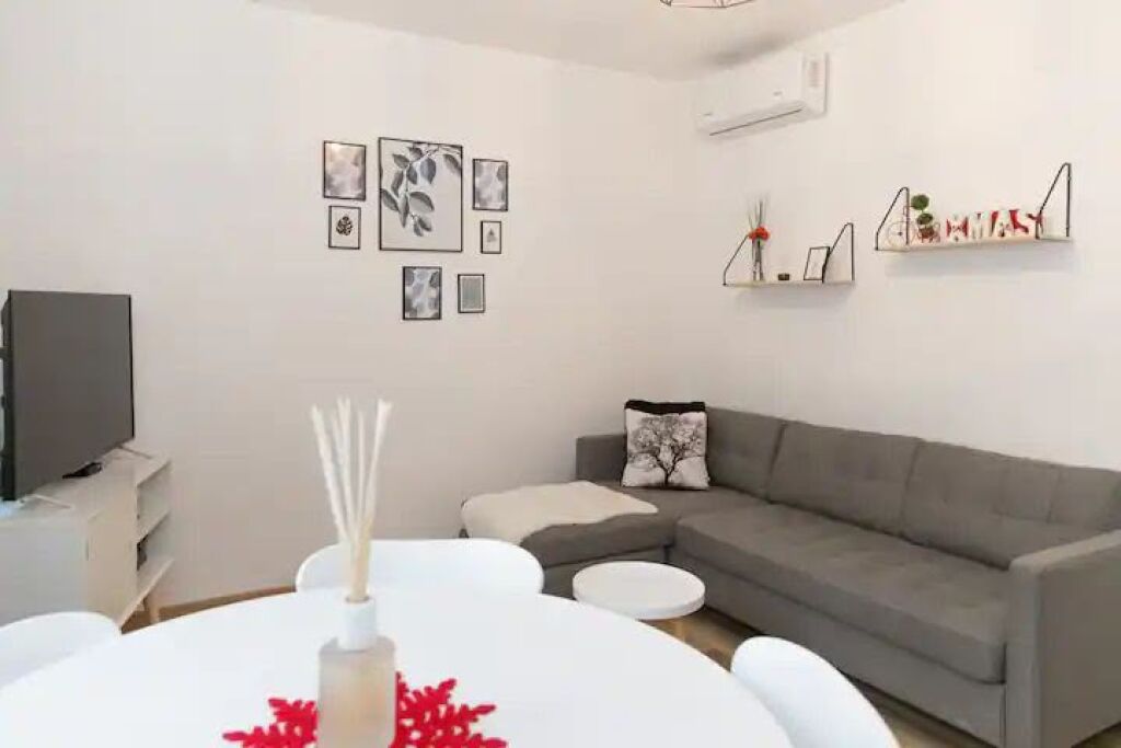 Apartament me qera 2+1+1 Bllkone Kati 2