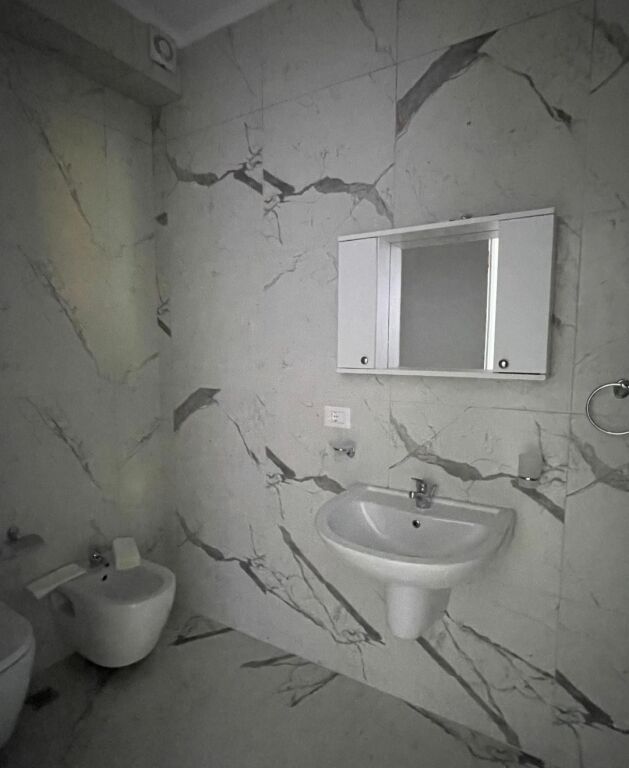 Apartament 2+1, Myslym Shyr!
