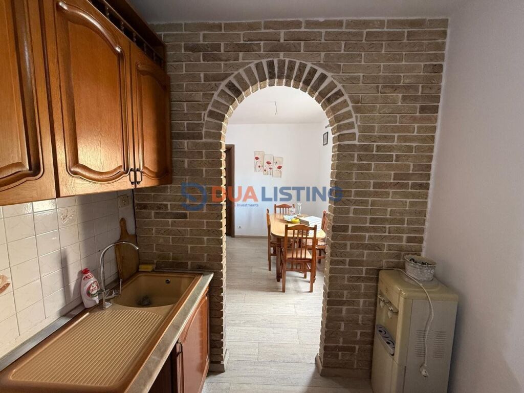 Shitet Apartament 2+1 – Bulevardi Zhan D’Ark, Brryli !