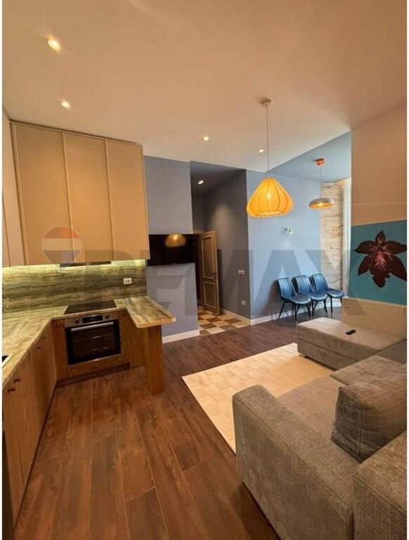 Apartment - For Rent - 9 Floors, Tirana