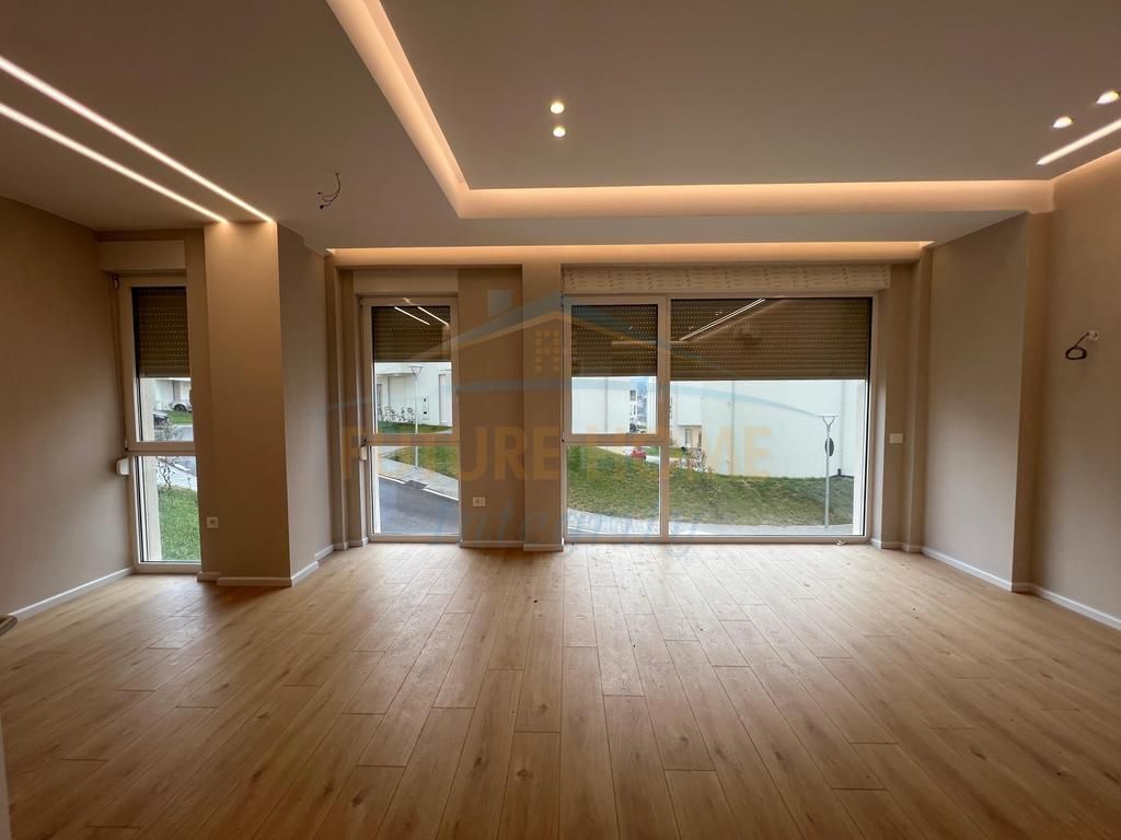 Shitet, Vilë 3-Katëshe+2 Poste parkimi, AbA Residence, Tiranë.