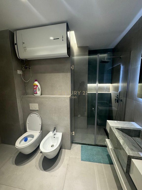 Apartament 1+1 me qira te Komuna e Parisit