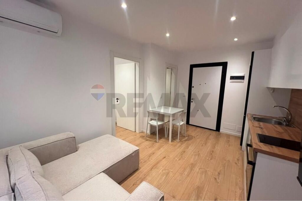 Apartament - Për Qira - Myslym Shyri, Tiranë