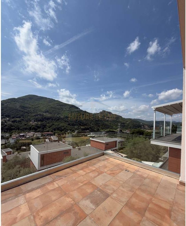 Shitet, Vilë 3-katëshe, Olive Grove Residence, Mullet