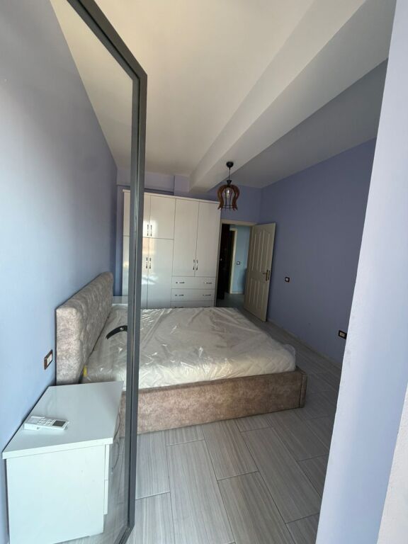 Apartament 1+1, Astir!
