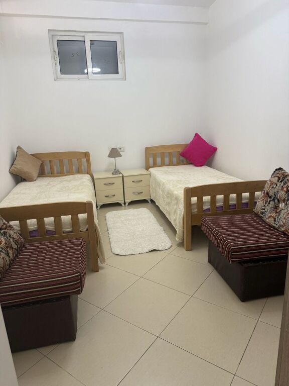 Apartament 2+1 per qira prane Inxhinierise se Ndertimit tek 21 Dhjetori.