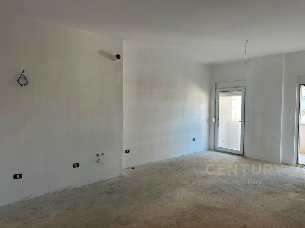 Qerret! Apartament 1+1 Për Shitje 100 metra nga deti!!