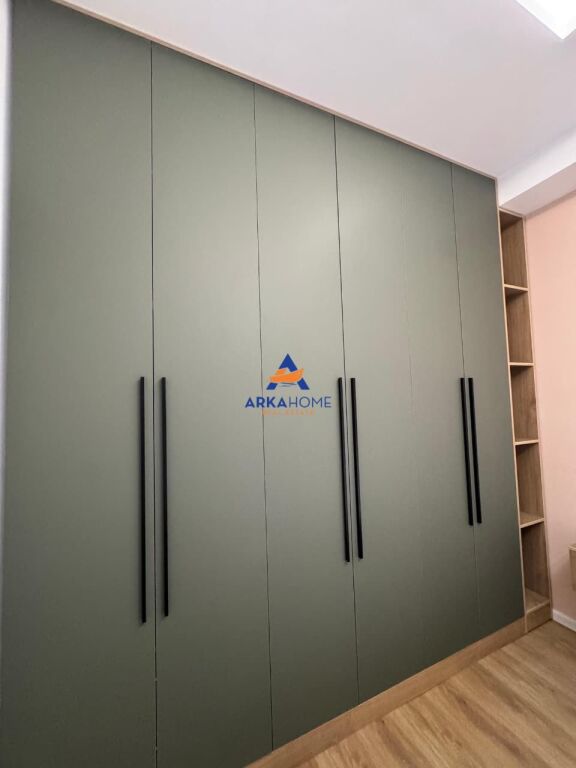 AFFITTASI APPARTAMENTO 1+1 + BALCONE "COMPLESSO KADIU, ALI DEM" 52.000 LEKE