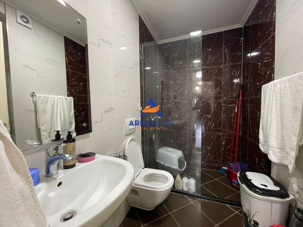 SHITET APARTAMENT 3+1+BALLKON "KOPSHTI BOTANIK" 360000 EURO