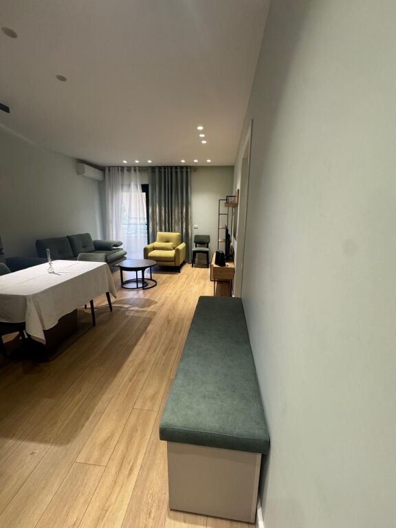 Jepet me qira apartament 1+1 – Komuna e Parisit