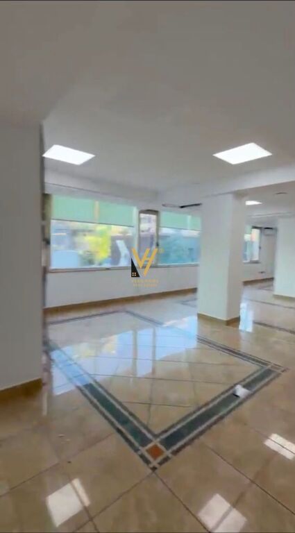 UFFICIO 330 M2 IN AFFITTO A BLLOK 4.000 EURO