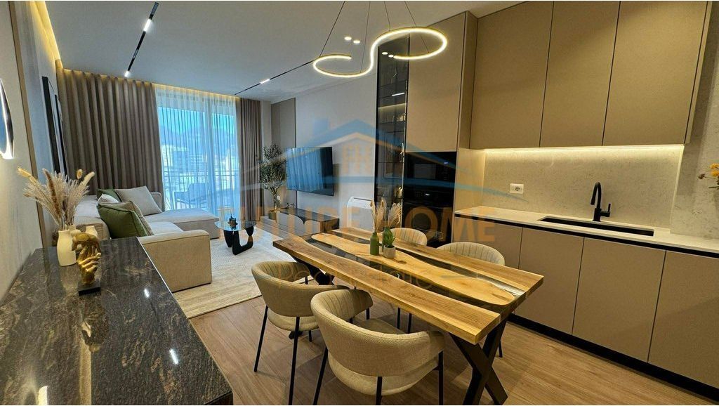 For sale 2+1+2, Golden Tower Residence, Mine Peza Street. UNA67200