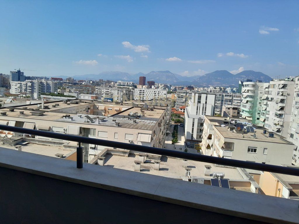 Apartament për Zyra me Qira në Komunën e Parisit – 4 Ambiente Pune! 1,000 € /Muaj