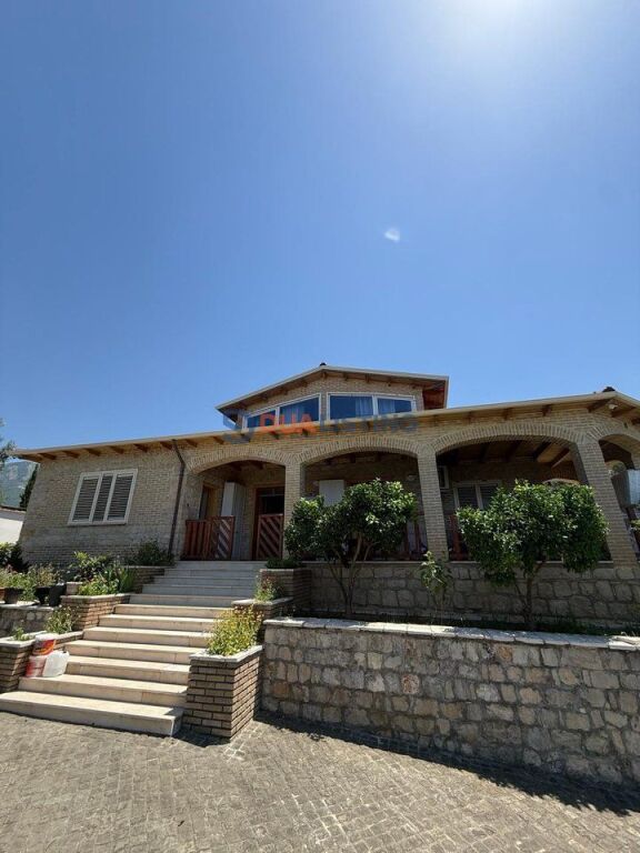 Jepet me Qira Super Vilë Individuale 🌿 📍 Farkë e Madhe, Tiranë
