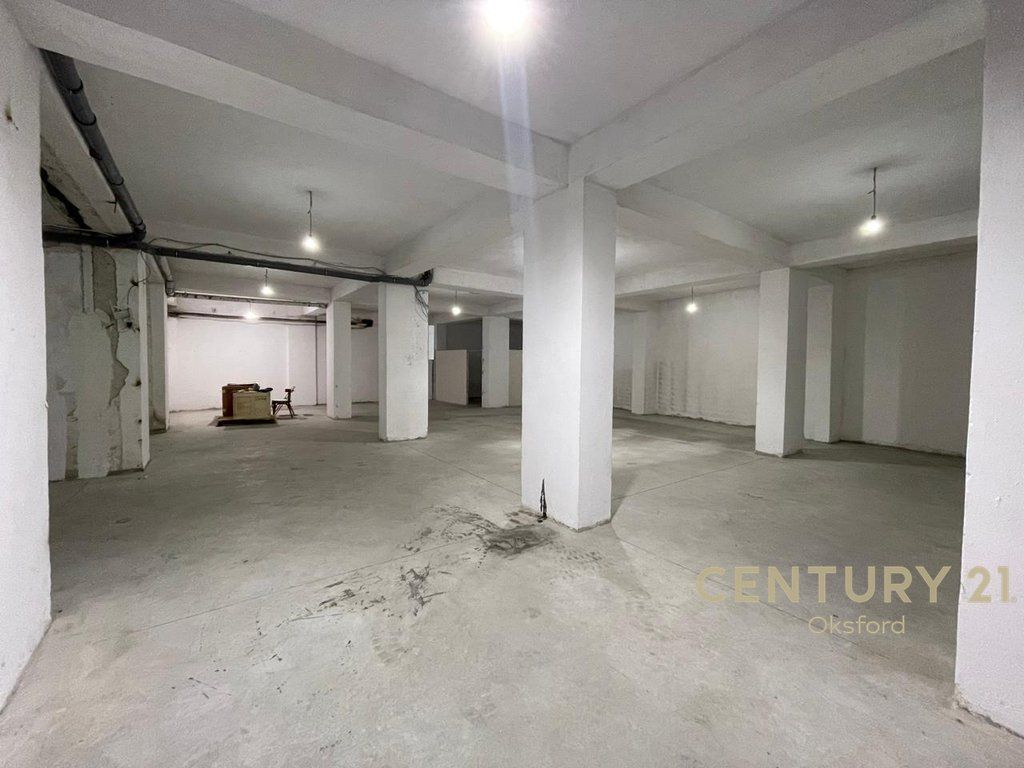 OCCASION, 414M2 PARKING AREA FOR SALE IN FRESK