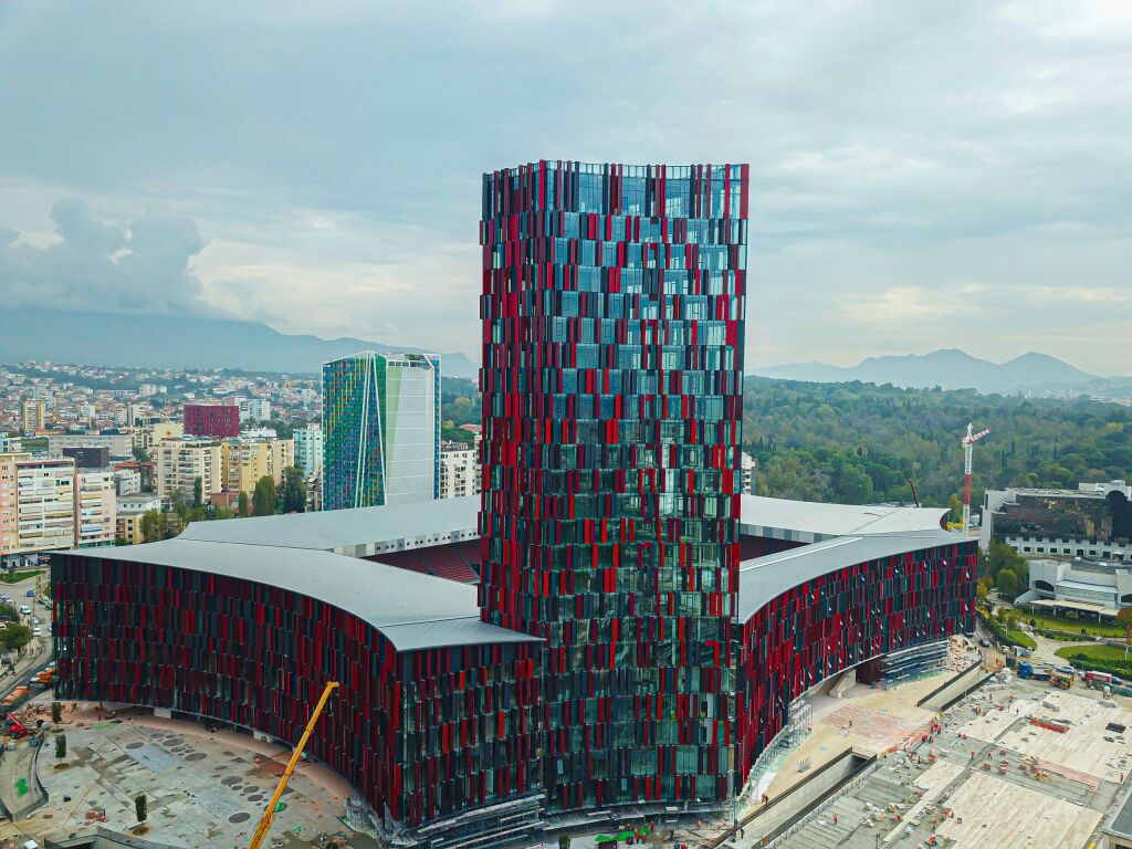 🏢 FOR RENT | COMMERCIAL SPACE – NEAR AIR ALBANIA ✨