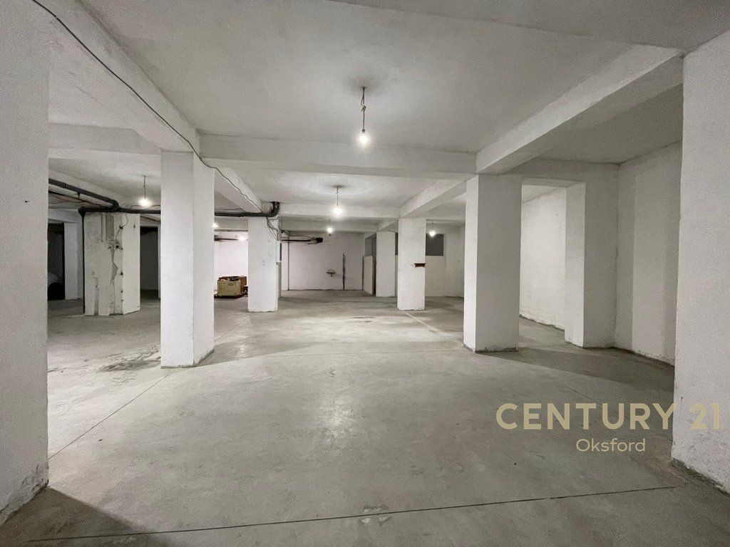 OCCASION, 414M2 PARKING AREA FOR SALE IN FRESK
