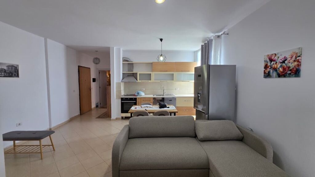 apartament me qira ne Komune