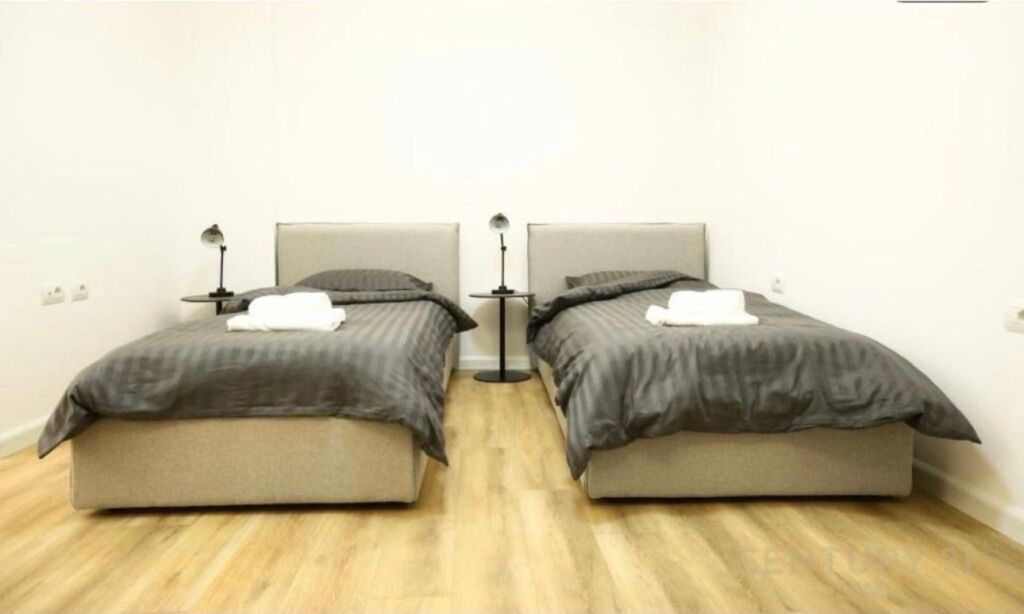 Apartment 2+1 For Rent Near Cafe Flora