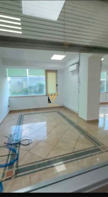 UFFICIO 330 M2 IN AFFITTO A BLLOK 4.000 EURO
