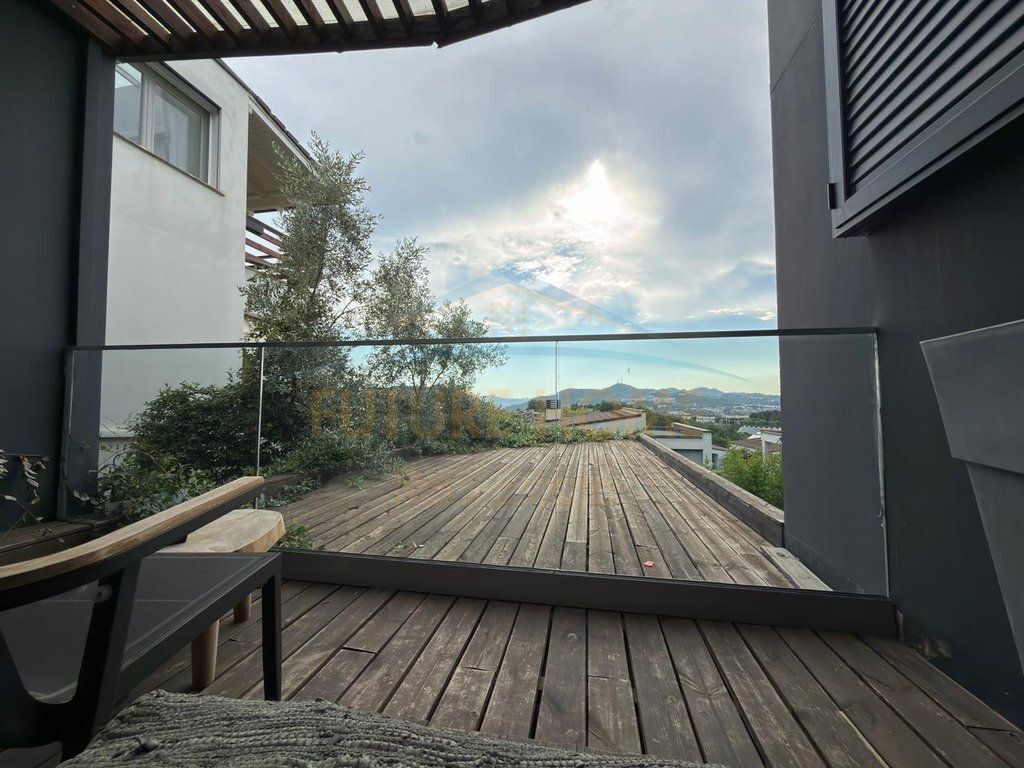 Shitet, Apartament 3+1+3 , Rezidenca Long Hill, Tiranë