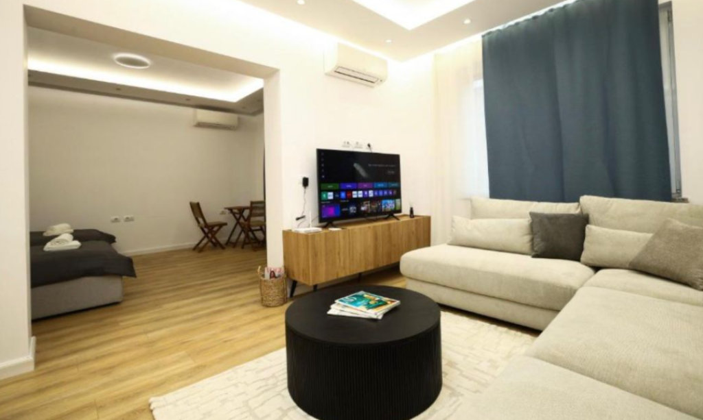 Apartment 2+1 for Rent – Center of Tirana (Near Lebon)
